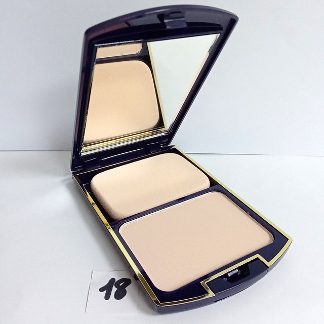 Пудра для лица Флер 2 в 1 FFleur Two Way Cake TK-12 № 18 Светло-пастельный Пудра для лица Флер 2 в 1 FFleur Two Way Cake TK-12 № 18 Светло-пастельный