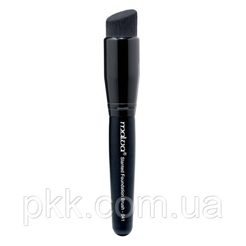 Скошенная кисть для макияжа для нанесения тональной основы Malva Cosmetics М309 №41 Скошенная кисть для макияжа для нанесения тональной основы Malva Cosmetics М309 №41
