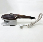 Ручний відпарювач для одягу Rainberg RB-6314 2000 Вт із двома змінними насадками, парова щітка. Зображення №10