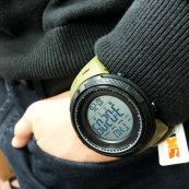 Годинник наручний чоловічий SKMEI 1167AG ARMY GREEN, брендовий чоловічий годинник. Колір: зелений. Зображення №14 Годинник наручний чоловічий SKMEI 1167AG ARMY GREEN, брендовий чоловічий годинник. Колір: зелений. Зображення №14