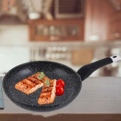 Сковорода UNIQUE UN-5135 24 см. Стійка до подряпин і скол сковорода, з антипригарним покриттям. Зображення №3