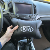 Автодушки 2 шт на підголовник Kia / Кіа, натуральна шкіра, чорні, Підголовник для авто з комфортом. Зображення №10