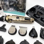 Набір для стрижки VGR 6 в 1 V-095, 16 насадок, Багатофункціональна акумуляторна машинка для стрижки. Зображення №18