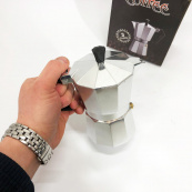 Гейзерна кавоварка UNIQUE UN-1911 алюмінієвий корпус 3 порції для меленої кави. Зображення №5