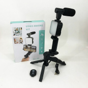 Набор блогера 4в1, тренога для телефона с микрофоном и вспышкой Штатив трипод для селфи и видео. Изображение №2