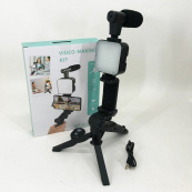 Набор блогера 4в1, тренога для телефона с микрофоном и вспышкой Штатив трипод для селфи и видео. Изображение №10