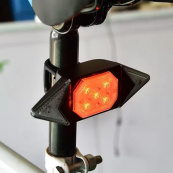 Велоліхтар LY-6700 із зазначенням поворотів (red+yellow+blue), waterproof, Миготливий велоліхтар. Зображення №11