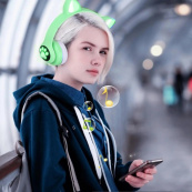 Бездротові навушники з котячими вушками та RGB підсвічуванням Cat VZV 23M. Колір: зелений. Зображення №6