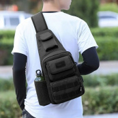 Чоловіча тактична сумка, велика укріплена сумка-слінг через чорне плече. Зображення №2