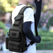 Чоловіча тактична сумка, велика укріплена сумка-слінг через чорне плече. Зображення №14