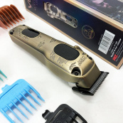 Акумуляторна машинка для стрижки VGR V-027. Зображення №18