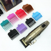 Акумуляторна машинка для стрижки VGR V-036. Зображення №11