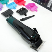 Тример для бороди та тіла, VGR V-013 PROFCOMPLEX тример для стрижки волосся. Колір: зелений. Зображення №6