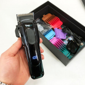 Тример для бороди та тіла, VGR V-013 PROFCOMPLEX тример для стрижки волосся. Колір: зелений. Зображення №9