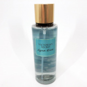 Парфюмированный спрей для тела Victoria's Secret Aqua Kiss 250 мл, original. Изображение №3 Парфюмированный спрей для тела Victoria's Secret Aqua Kiss 250 мл, original. Изображение №3