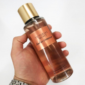 Парфумований спрей для тіла Victoria's Secret Amber Romance 250 мл, original. Зображення №6