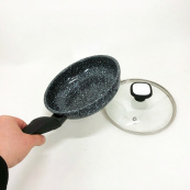 Сковорода UNIQUE UN-5112 18 см с крышкой и гранитным антипригарным покрытием. Изображение №4