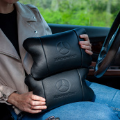 Набір шкіряних подушок Mercedes-Benz + брелок у подарунок, подушка на підголовник. Зображення №4 Набір шкіряних подушок Mercedes-Benz + брелок у подарунок, подушка на підголовник. Зображення №4