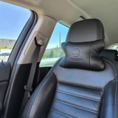Набір авто подушок Skoda з натуральної шкіри + брелок, Автоподушка на підголовник. Зображення №13