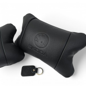 Набір авто подушок Skoda з натуральної шкіри + брелок, Автоподушка на підголовник. Зображення №16