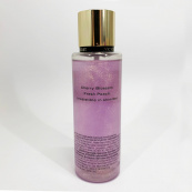 Парфюмированный спрей для тела Victoria's Secret Love Spell Shimmer 250 мл, original. Изображение №4 Парфюмированный спрей для тела Victoria's Secret Love Spell Shimmer 250 мл, original. Изображение №4