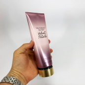 Лосьйон для тіла Victoria's Secret Velvet Petals 236 мл Original. Зображення №2