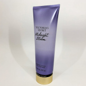 Лосьон для тела Victoria's Secret Midnight Bloom 236 мл Original. Изображение №3 Лосьон для тела Victoria's Secret Midnight Bloom 236 мл Original. Изображение №3