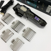 Акумуляторна машинка для стрижки VGR V-600. Колір: чорний. Зображення №9