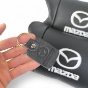 Набор кожаных подушек Mazda с вышивкой логотипа + подарок – кожаный брелок. Изображение №9 Набор кожаных подушек Mazda с вышивкой логотипа + подарок – кожаный брелок. Изображение №9