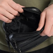 Стильная мужская сумка через плечо из натуральной кожи, компактный размер, много отделений. Изображение №3 Стильная мужская сумка через плечо из натуральной кожи, компактный размер, много отделений. Изображение №3