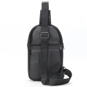 Чоловічий шкіряний слінг через плече з натуральної італійської шкіри – середній розмір, багато кишень. Зображення №14