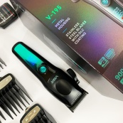 Аккумуляторная машинка для стрижки VGR V-195 GREEN. Изображение №5