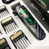 Акумуляторна машинка для стрижки VGR V-279 GREEN. Зображення №2