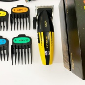 Профессиональная машинка для стрижки VGR V-285 аккумуляторная с насадками. Изображение №14