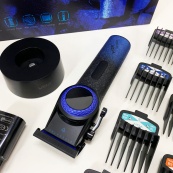 Професійна машинка для стрижки волосся VGR V-001 BLUE з дисплеєм 9000 об/хв та 10 насадками 1,5-24 мм. Зображення №20