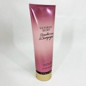 Лосьйон для тіла Victoria's Secret Strawberries Champagne 236 мл Original. Зображення №4