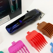 Тример для бороди та тіла, VGR V-013 PROFCOMPLEX тример для стрижки волосся. Колір: синій. Зображення №8