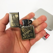 Запальничка бензинова в подарунковій коробці N12, подарункові запальнички, подарунок запальничка хлопцю.. Зображення №2 Запальничка бензинова в подарунковій коробці N12, подарункові запальнички, подарунок запальничка хлопцю.. Зображення №2