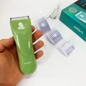 Дуже тиха бездротова машинка для стрижки волосся дітей VGR V-150 з насадками. Колір: зелений. Зображення №2