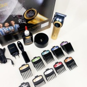 Професійна машинка для стрижки волосся VGR V-001 з дисплеєм 9000 об/хв та 10 насадками. Колір: золотий. Зображення №17