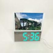 Электронные проводные настольные цифровые часы DS-6608 с фоторамкой, зелёная подсветка. Цвет: белый. Изображение №7
