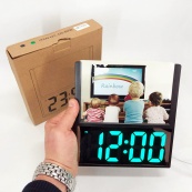 Електронний дротовий настільний цифровий годинник DS-6608 з фоторамкою, зелене підсвічування. Колір: чорний. Зображення №12