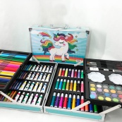 Набор для творчества в алюминиевом чемодане Единорог 145 предметов, чемодан для рисования детский кейс. Цвет: голубой. Изображение №9 Набор для творчества в алюминиевом чемодане Единорог 145 предметов, чемодан для рисования детский кейс. Цвет: голубой. Изображение №9