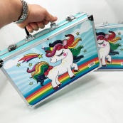 Набор для творчества в алюминиевом чемодане Единорог 145 предметов, чемодан для рисования детский кейс. Цвет: голубой. Изображение №13 Набор для творчества в алюминиевом чемодане Единорог 145 предметов, чемодан для рисования детский кейс. Цвет: голубой. Изображение №13