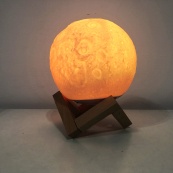 Нічник світиться місяць Moon Lamp 13 см, Нічник для дитини на ніч, Нічник для гарного сну дитини. Зображення №9