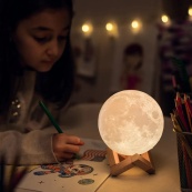 Нічник світиться місяць Moon Lamp 13 см, Нічник для дитини на ніч, Нічник для гарного сну дитини. Зображення №20
