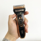 Електробритва сіткова і тріммер для бороди GEMEI / Geemy GM-595 з акумулятором. Колір: золотий. Зображення №2 Електробритва сіткова і тріммер для бороди GEMEI / Geemy GM-595 з акумулятором. Колір: золотий. Зображення №2