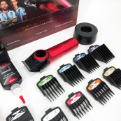 Професійна машинка для стрижки волосся VGR V-001 RED з дисплеєм 9000 об та 10 насадками (1,5-24 мм). Зображення №18