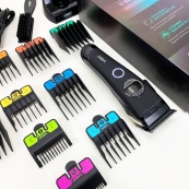 Акумуляторна машинка для стрижки VGR V-880C. Колір: чорний. Зображення №3