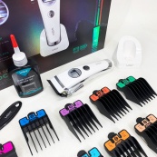 Акумуляторна машинка для стрижки VGR V-880C. Колір: білий. Зображення №6